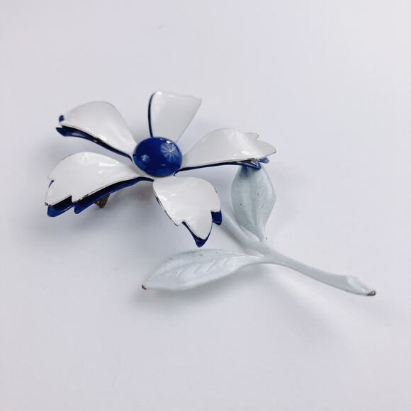 Vintage 60's Blue White Enamel Flower Brooch Pin Retro Mid Century Metal Jewelry - Picture 3 of 11